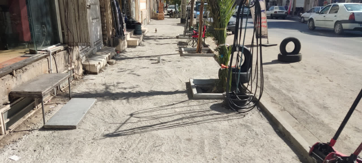 اجرای ۱۵۰۰ مترمربع پیاده‌روسازی در خیابان سواران منطقه دو قم